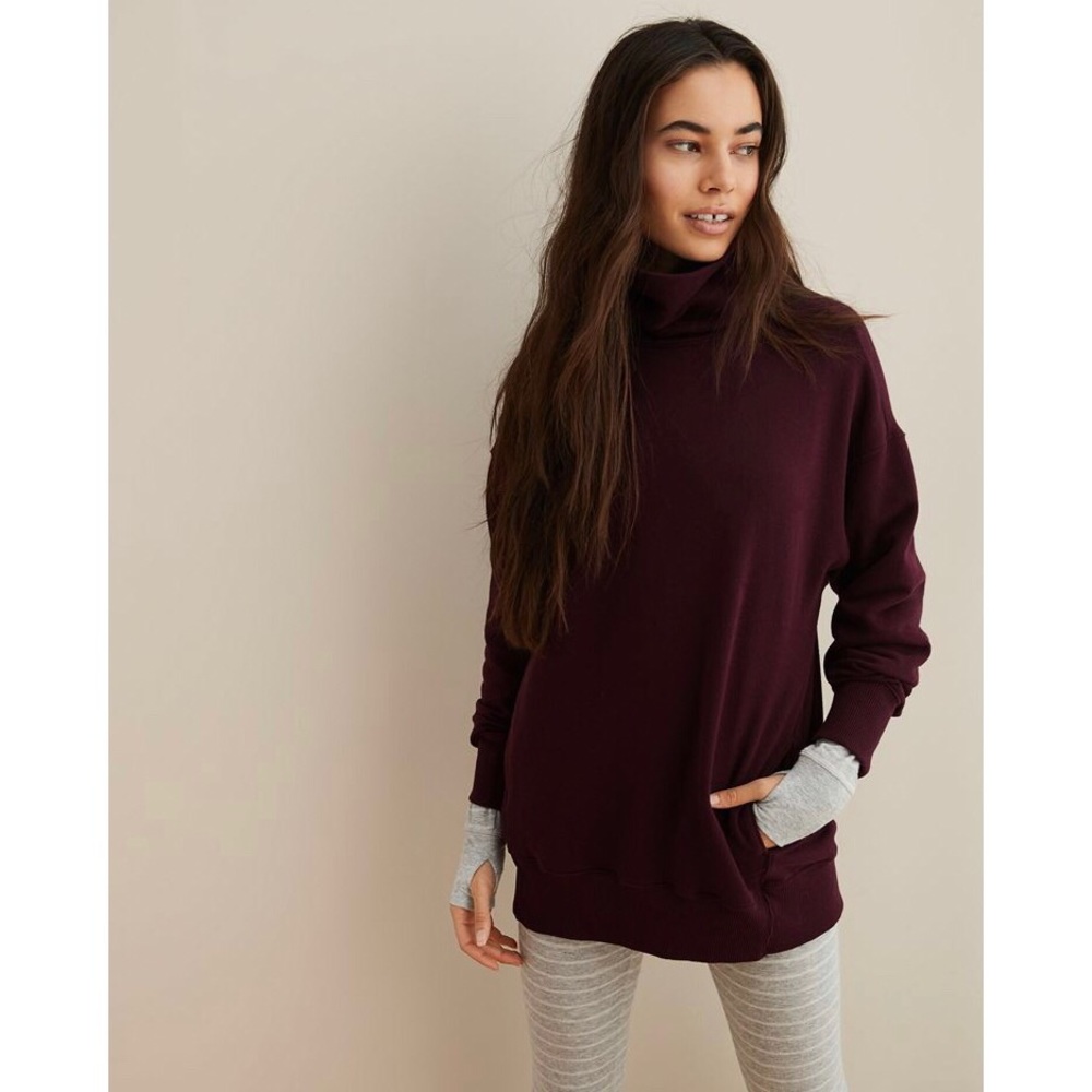 AEO turtleneck sweatshirt